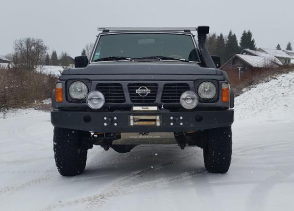 ZDERZAK PRZÓD BEZ BULLBARA NISSAN PATROL Y60 BEZ LAMP