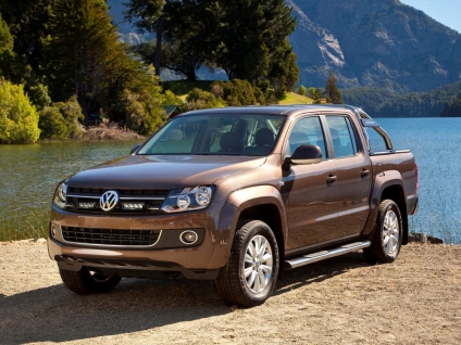Zestaw dwóch lamp LAZER TRIPLE-R 750 (Gen2) z systemem montażu w fabrycznym grillu - VW Amarok (2010 -)