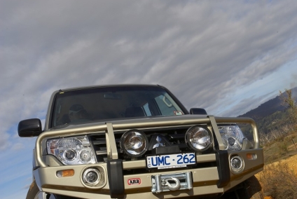 Zderzak stalowy ARB Deluxe Bar - Mitsubishi Pajero / Montero