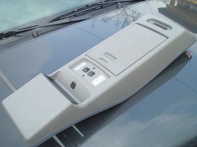 Konsola dachowa LC J12