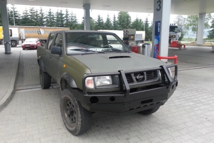 ZDERZAK PRZÓD Z BULLBAREM NAVARA D22 97-00