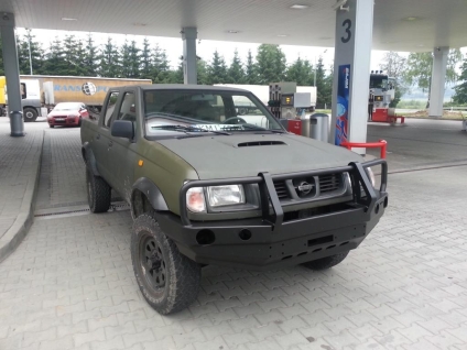 ZDERZAK PRZÓD Z BULLBAREM NAVARA D22 97-00