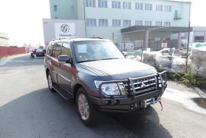 ZDERZAK PRZÓD Z BULLBAREM MITSUBISHI PAJERO IV 2015