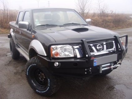 ZDERZAK PRZÓD Z BULLBAREM NAVARA D22 01-04