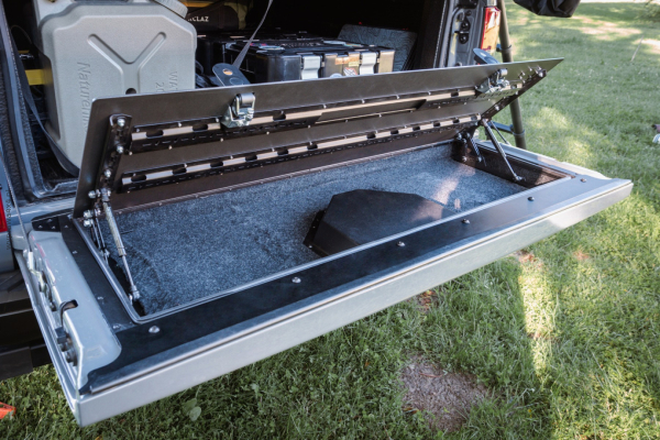 Schowek w klapie Ford Ranger 2023+ - Galante Graty