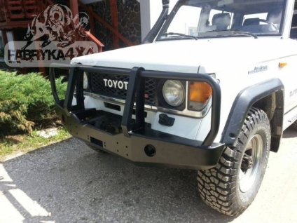 ZDERZAK PRZÓD Z BULLBAREM TOYOTA LCJ70