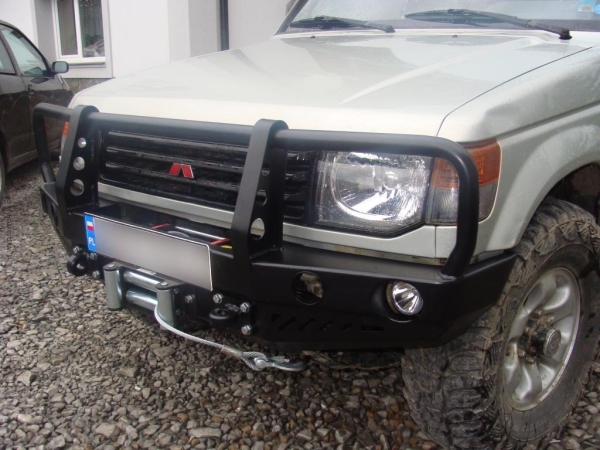 ZDERZAK PRZÓD Z BULLBAREM WERSJA BEZ PLASTIKOWYCH POSZERZEŃ MITSUBISHI PAJERO II 91-99