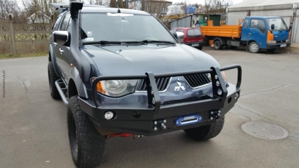 ZDERZAK PRZÓD Z BULLBAREM MITSUBISHI L200 05-10