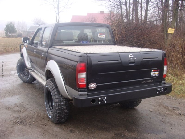 ZDERZAK TYŁ DOUBLECAB NAVARA D22 01-04
