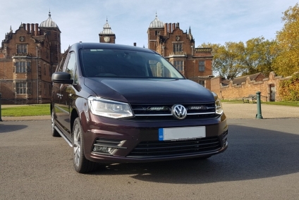 Zestaw dwóch lamp LAZER Linear 6 z systemem montażu w fabrycznym grillu - Volkswagen Caddy (2015-)