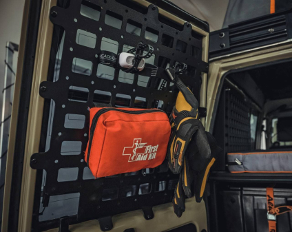 Zestaw płyt "Molle" Alu-Cab na tylną klapę Land Cruiser 76
