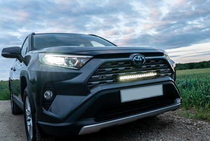Zestaw lampy LAZER Linear 18 Elite - z systemem montażu w fabrycznym grillu - Toyota RAV4 Hybrid (2018 -)