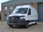 Zestaw dwóch lamp LAZER TRIPLE-R 750 (Gen2) z systemem montażu w fabrycznym grillu - Mercedes Sprinter (2018 -)  - 2
