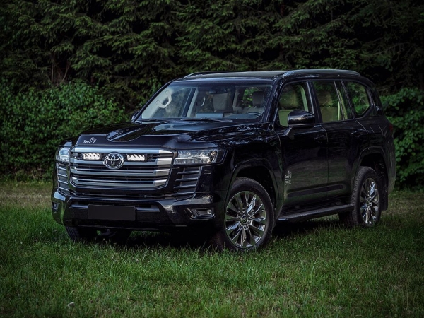 Zestaw dwóch lamp LAZER TRIPLE-R 750 Elite (Gen2) z systemem montażu w fabrycznym grillu - Toyota Land Cruiser 300 (2021 -)