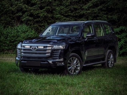 Zestaw dwóch lamp LAZER TRIPLE-R 750 Elite (Gen2) z systemem montażu w fabrycznym grillu - Toyota Land Cruiser 300 (2021 -)