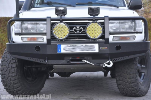 ZDERZAK PRZÓD Z BULLBAREM TOYOTA LCJ80 89-98	