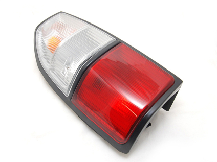 Lampa tylna Land Cruiser J9 - lewa