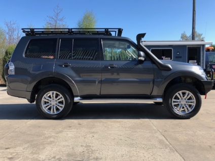 BAGAŻNIK Z SIATKĄ MITSUBISHI PAJERO IV 06-15