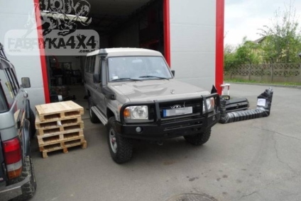 ZDERZAK PRZÓD Z BULLBAREM TOYOTA HZJ78 07-	